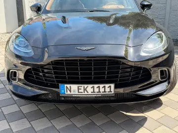 ASTON MARTIN ASTON MARTIN DBX 4.0 V8