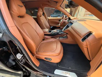 ASTON MARTIN ASTON MARTIN DBX 4.0 V8