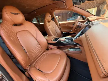 ASTON MARTIN ASTON MARTIN DBX 4.0 V8