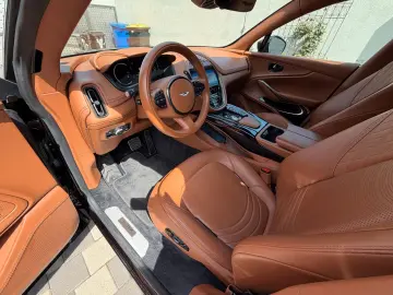 ASTON MARTIN ASTON MARTIN DBX 4.0 V8