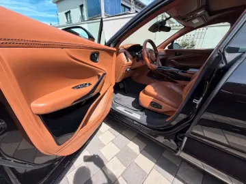 ASTON MARTIN ASTON MARTIN DBX 4.0 V8