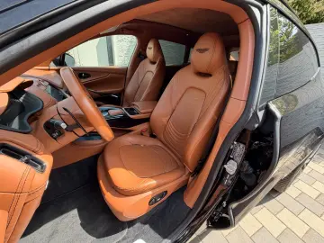 ASTON MARTIN ASTON MARTIN DBX 4.0 V8