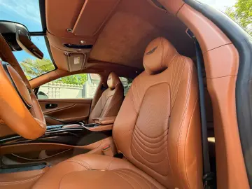 ASTON MARTIN ASTON MARTIN DBX 4.0 V8
