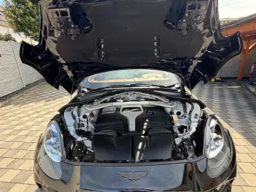 ASTON MARTIN ASTON MARTIN DBX 4.0 V8