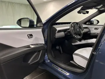 BMW iX3 50 xDrive M Sport Panoramic