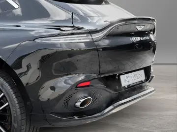 ASTON MARTIN DBX 550 UPE 227.330 -€ Jet Black   Onyx Black