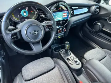 MINI Cooper SE Classic Trim Black NAV LED KAMERA SHZ