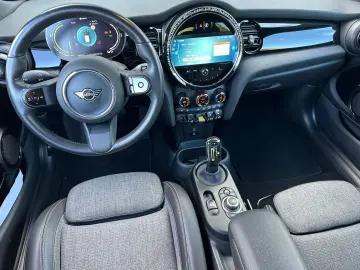 MINI Cooper SE Classic Trim Black NAV LED KAMERA SHZ