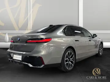 BMW i7 eDrive 50 M Sport TV Masaj