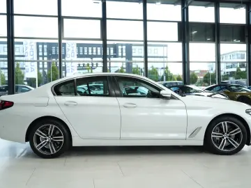 BMW 540d Lim. xDrive LIVE-COCKPIT LEDER NAVI LED 1HD
