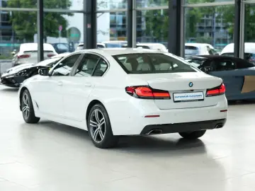 BMW 540d Lim. xDrive LIVE-COCKPIT LEDER NAVI LED 1HD