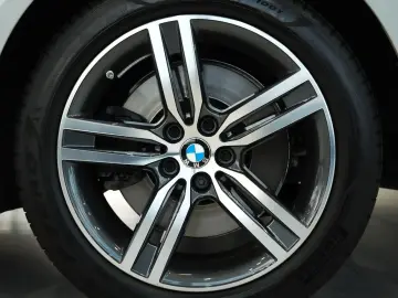 BMW 540d Lim. xDrive LIVE-COCKPIT LEDER NAVI LED 1HD