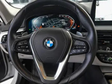 BMW 540d Lim. xDrive LIVE-COCKPIT LEDER NAVI LED 1HD