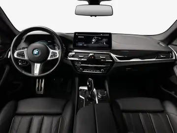 BMW 545e xDrive M Sport ACC H K PANO MEM LED