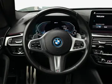 BMW 545e xDrive M Sport ACC H K PANO MEM LED