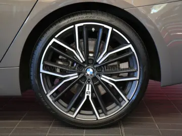 BMW 530 d xDr. Limo M-Sportp.AHK.ACC.Laser Komfortsi