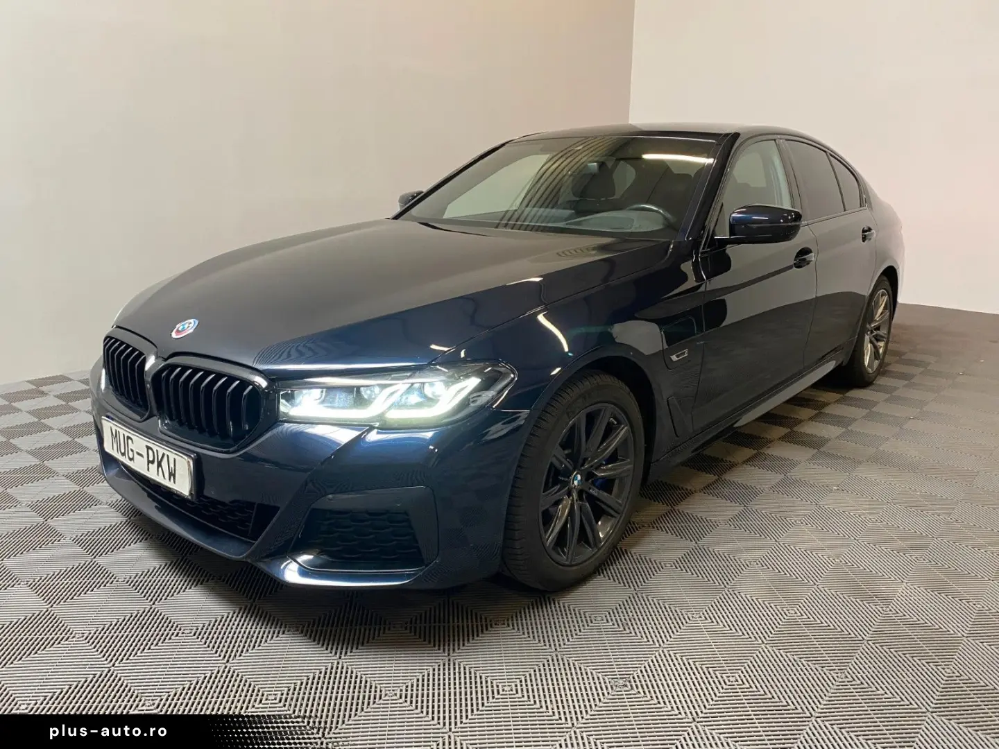 BMW 530e xDrive Lim. M Sport AHK-StandHz.-HuD-360
