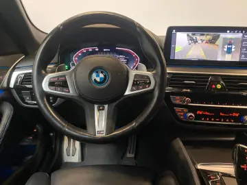 BMW 530e xDrive Lim. M Sport AHK-StandHz.-HuD-360