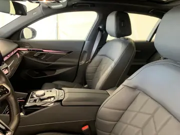 BMW 550 e xDr M Sport Pro ICONIC HUD PANO 20Z 360