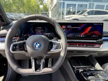 BMW 530e xDrive Limousine M Sports Package HK HiFi