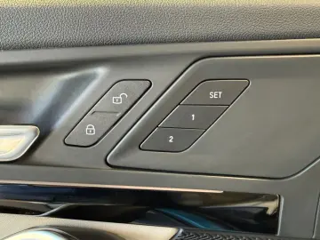 BMW X1 xDr.25e ACC LEDer SPUR HUD KOMF KAM LKRD.Hz.