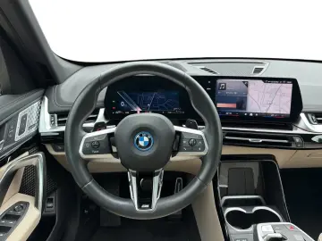 BMW X1 xDrive30e 360  HEAD-UP PANO RFK HIFI