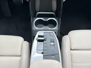 BMW X1 xDrive30e 360  HEAD-UP PANO RFK HIFI