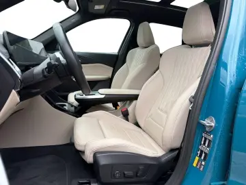 BMW X1 xDrive30e 360  HEAD-UP PANO RFK HIFI