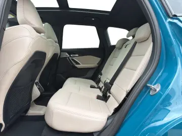 BMW X1 xDrive30e 360  HEAD-UP PANO RFK HIFI