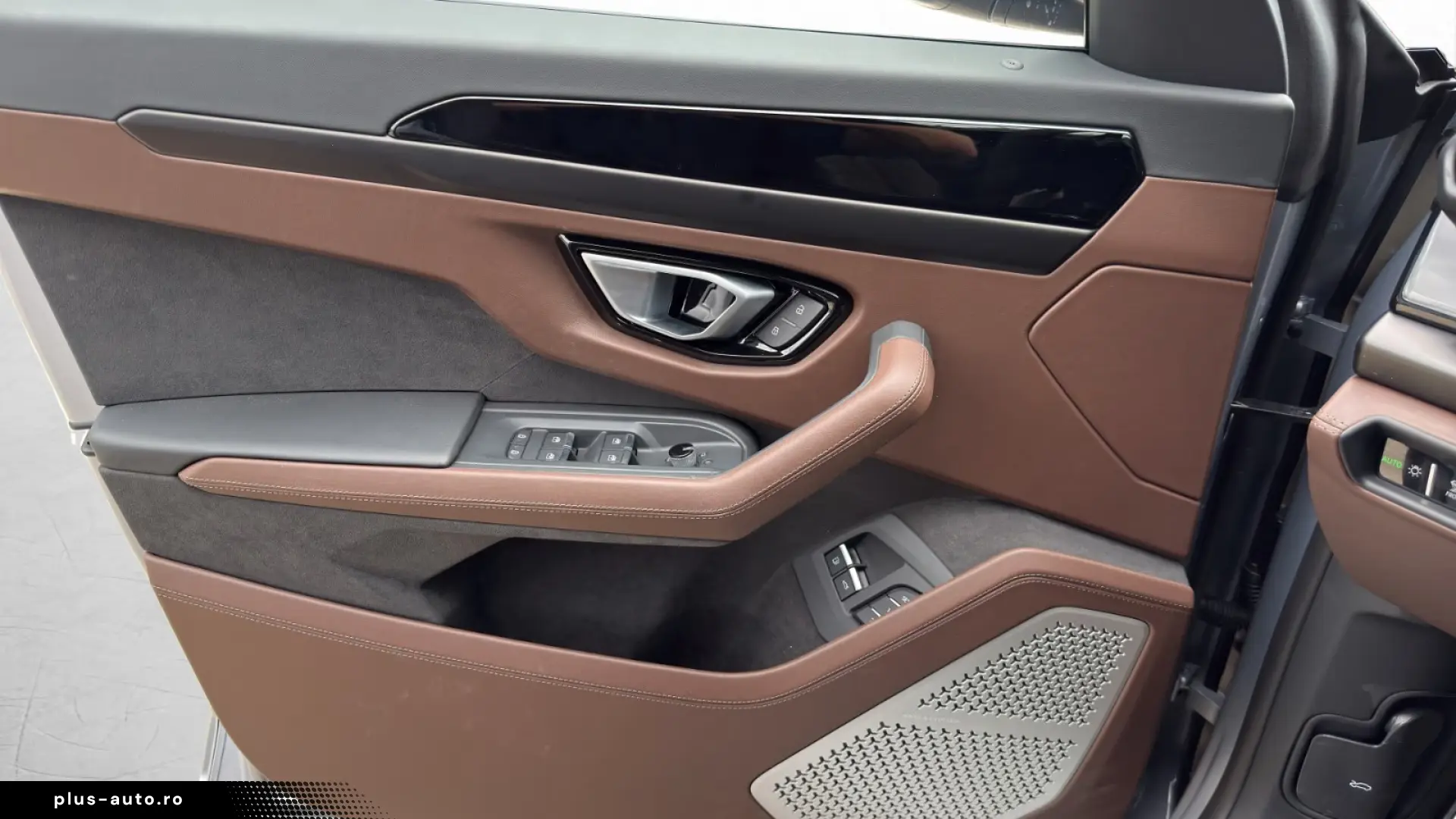 Lamborghini Urus 4.0 V8 PHEV SE