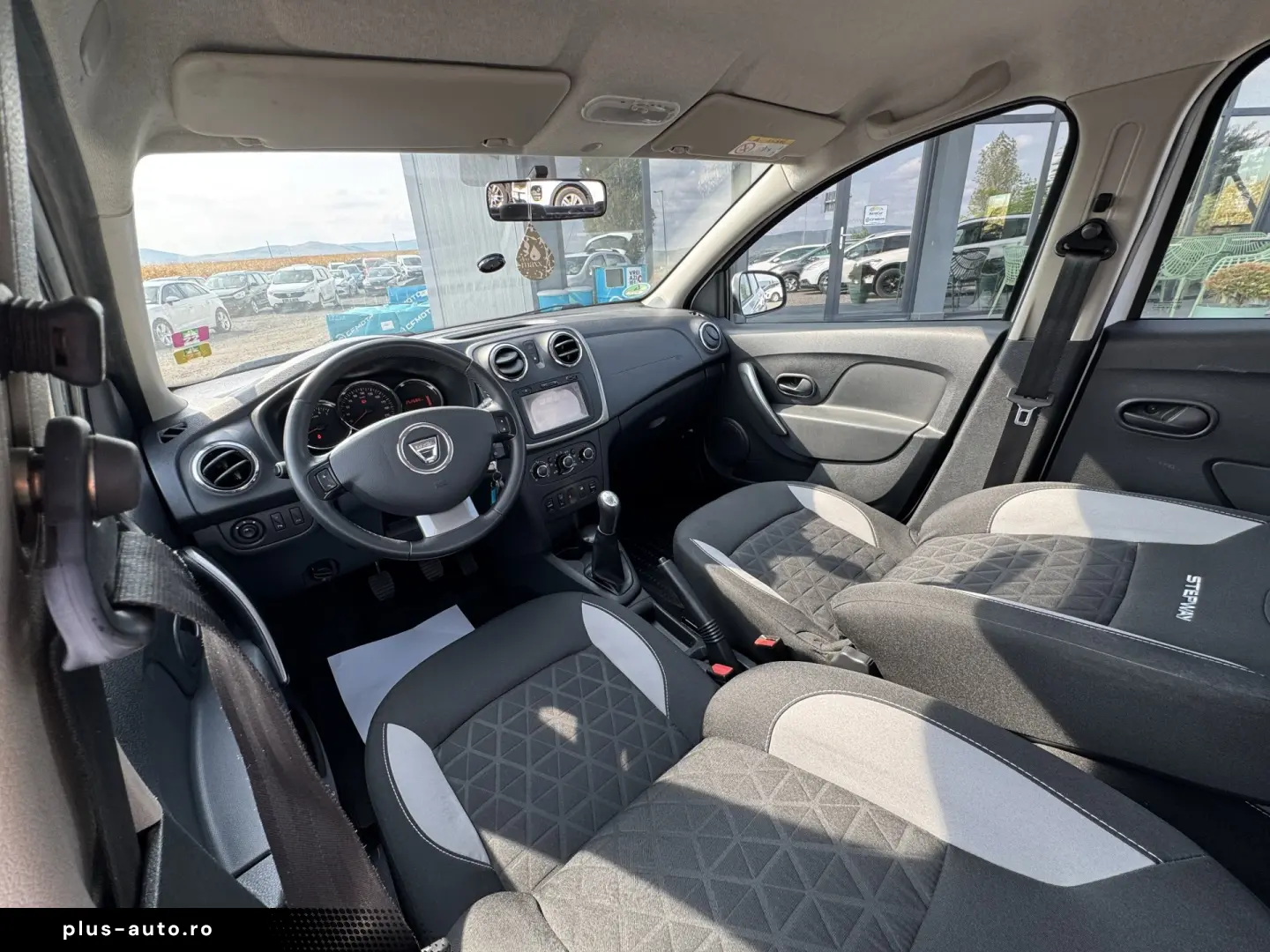 DACIA SANDERO    STEPWAY    0.9 TCe    NAVIGATIE