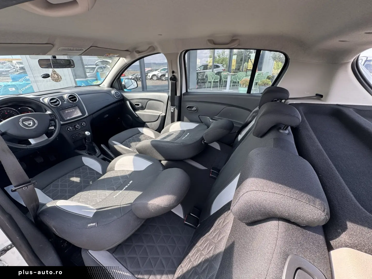 DACIA SANDERO    STEPWAY    0.9 TCe    NAVIGATIE
