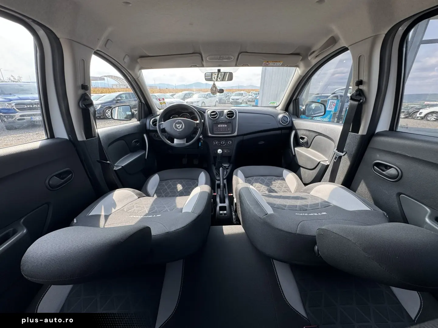 DACIA SANDERO    STEPWAY    0.9 TCe    NAVIGATIE