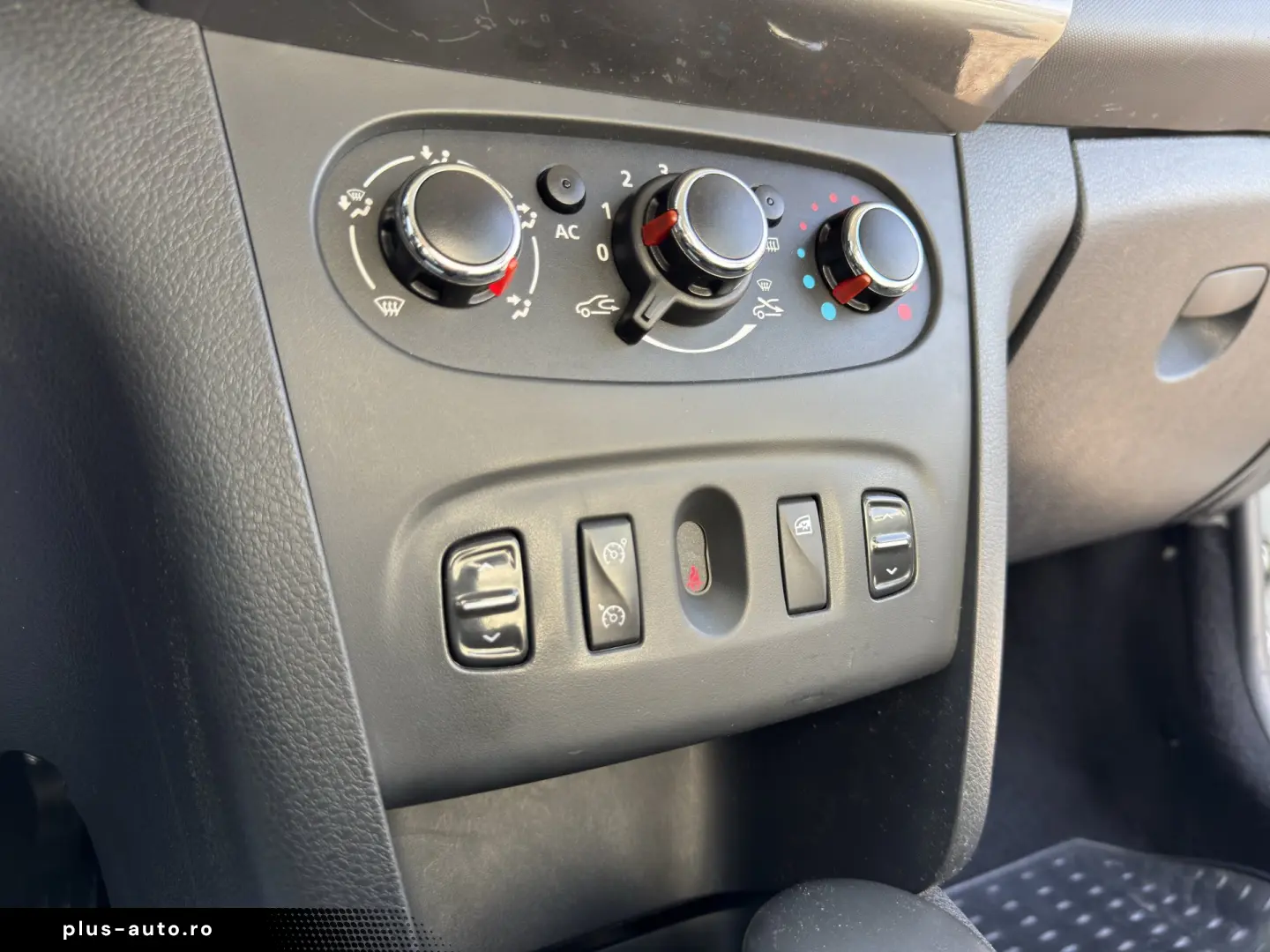 DACIA SANDERO    STEPWAY    0.9 TCe    NAVIGATIE