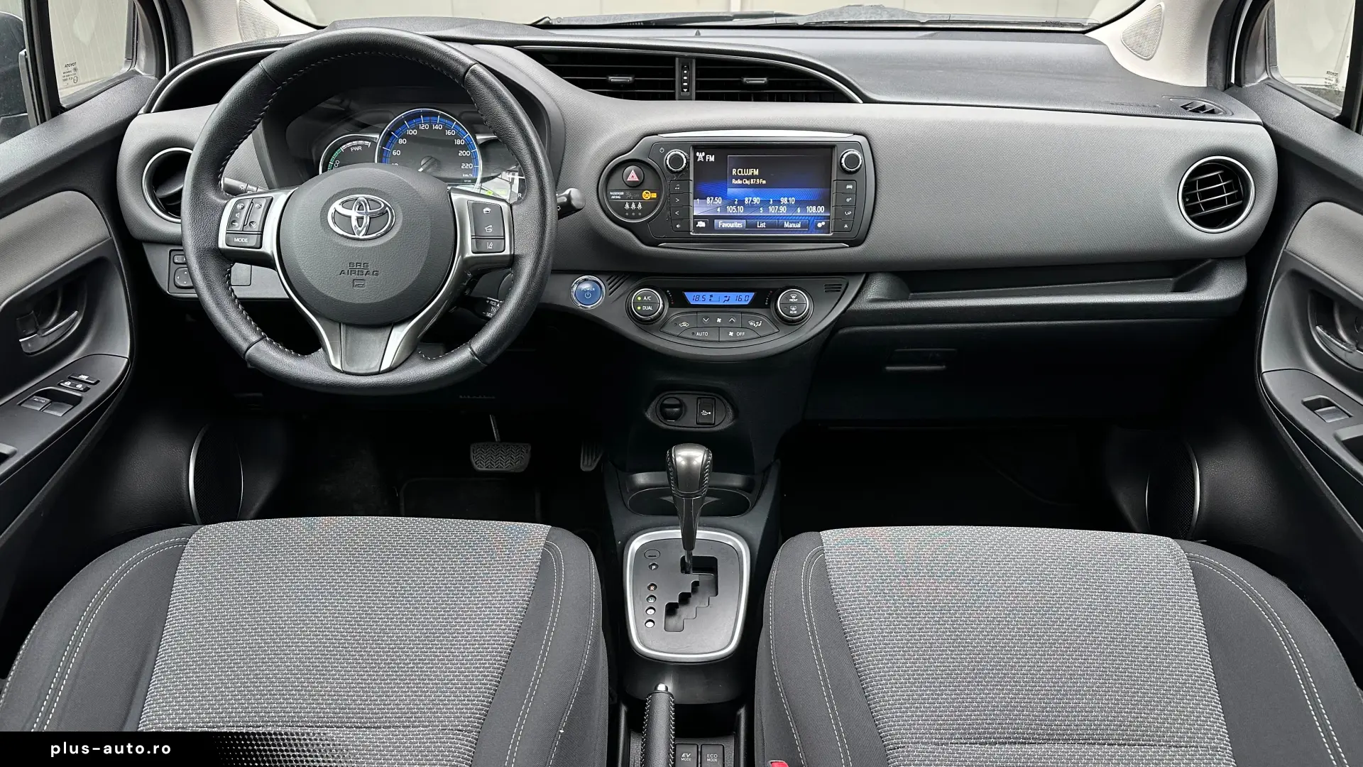 Toyota Yaris Hibrid 1.5 Benzina 74 CP An 2015