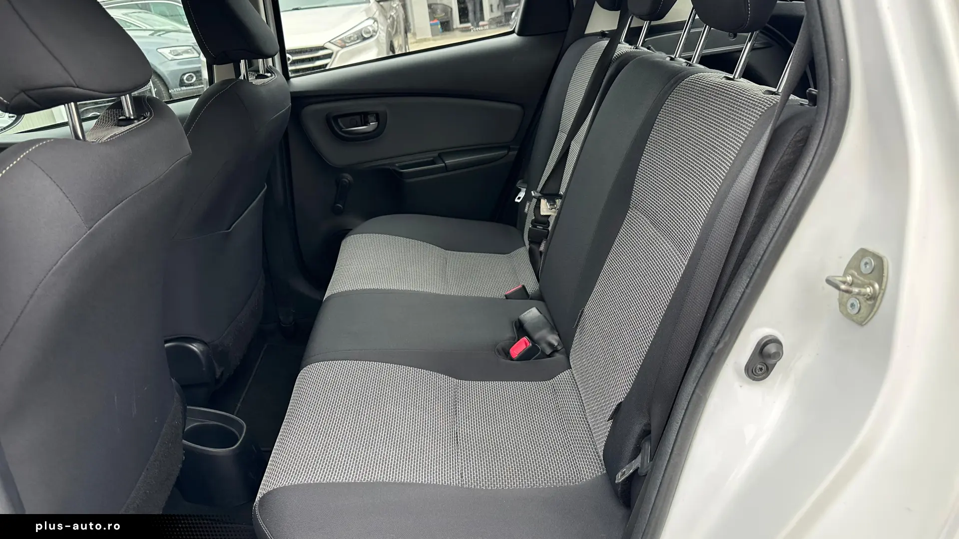 Toyota Yaris Hibrid 1.5 Benzina 74 CP An 2015