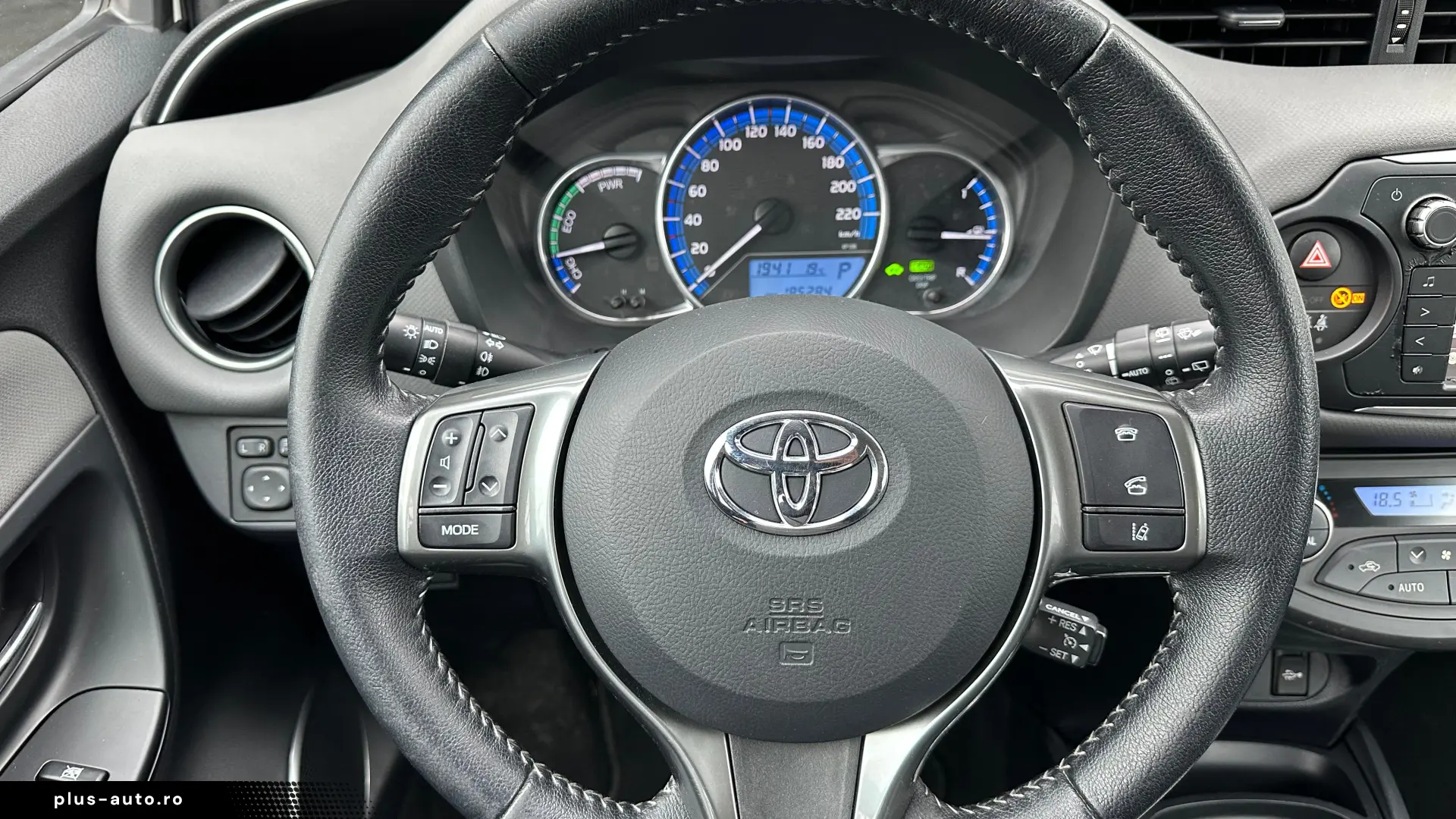 Toyota Yaris Hibrid 1.5 Benzina 74 CP An 2015