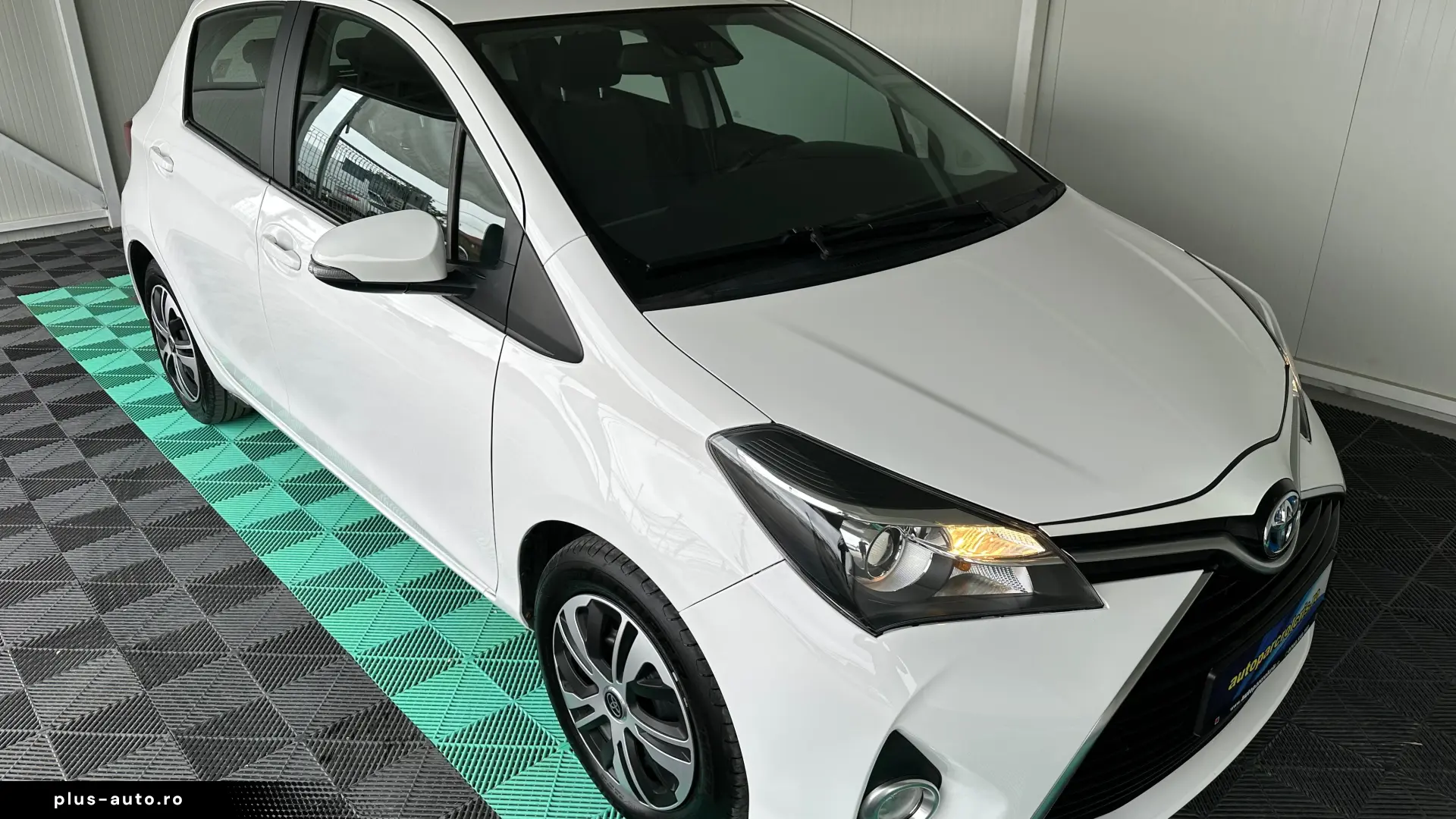 Toyota Yaris Hibrid 1.5 Benzina 74 CP An 2015