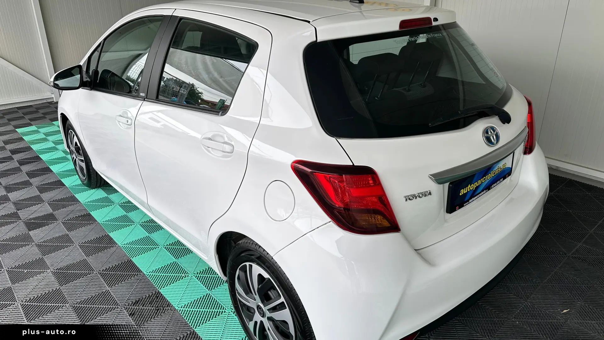 Toyota Yaris Hibrid 1.5 Benzina 74 CP An 2015