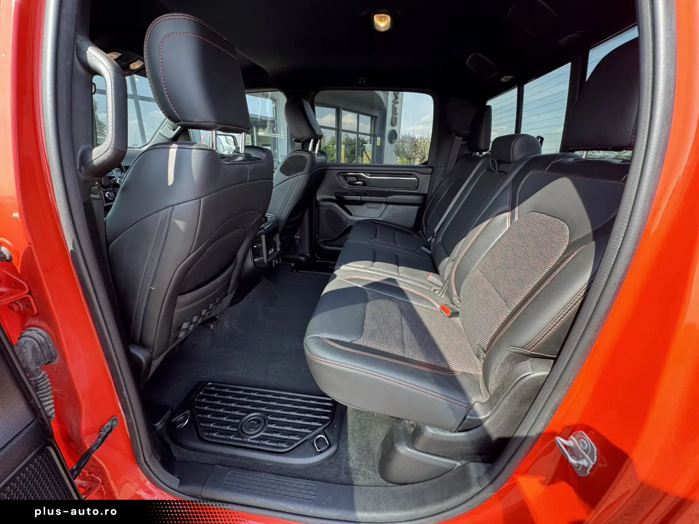 DODGE RAM 1500 BIGHORN    5.7 HEMI V8    BUILD TO SERVE