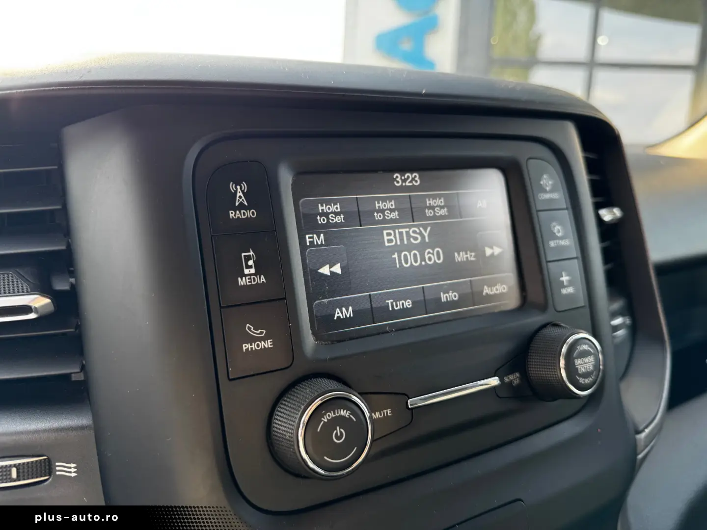 DODGE RAM 1500    5.7 HEMI V8   GPL    LED