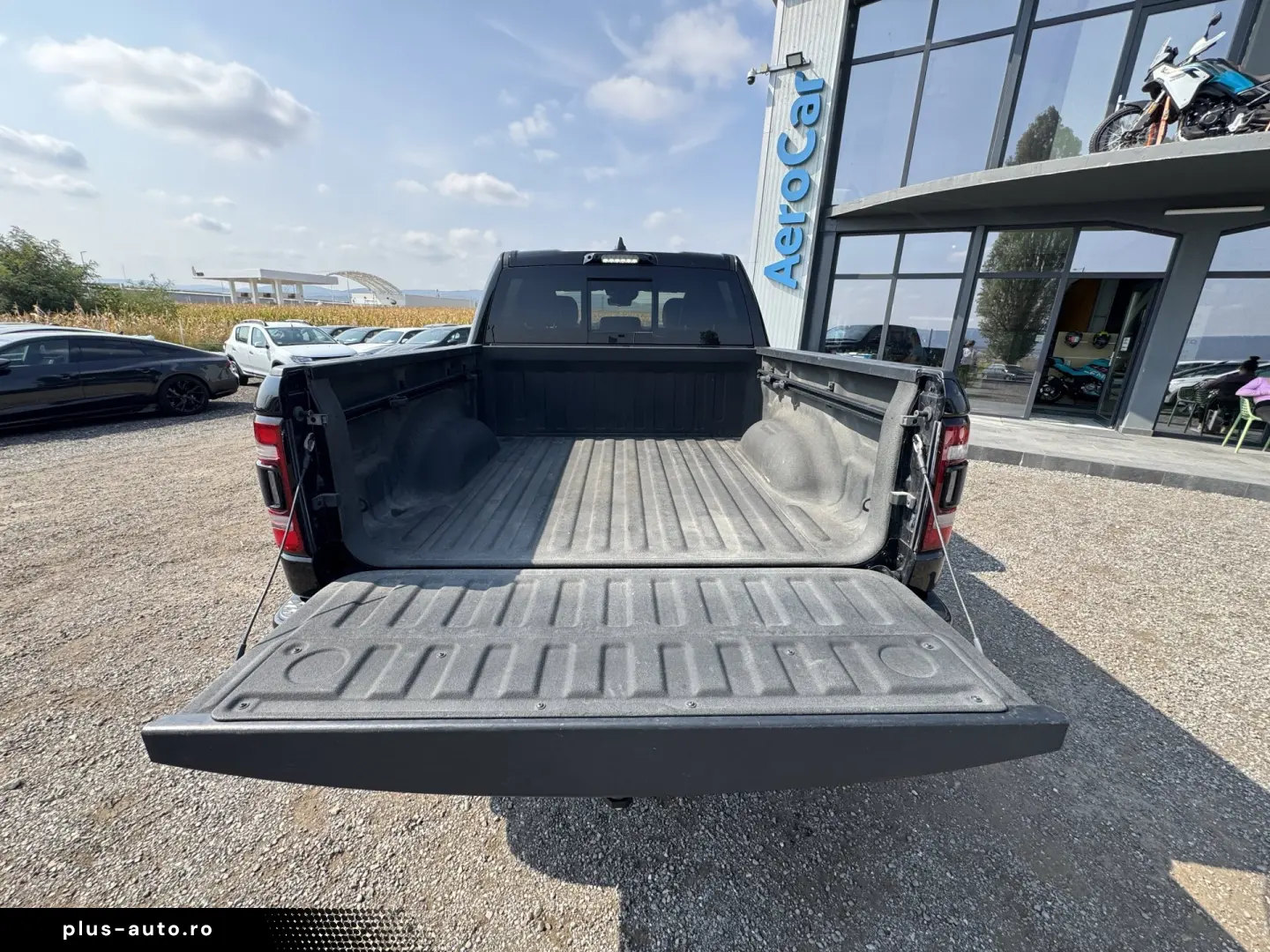DODGE RAM 1500 SPORT    5.7 HEMI V8    PNEUMATIC