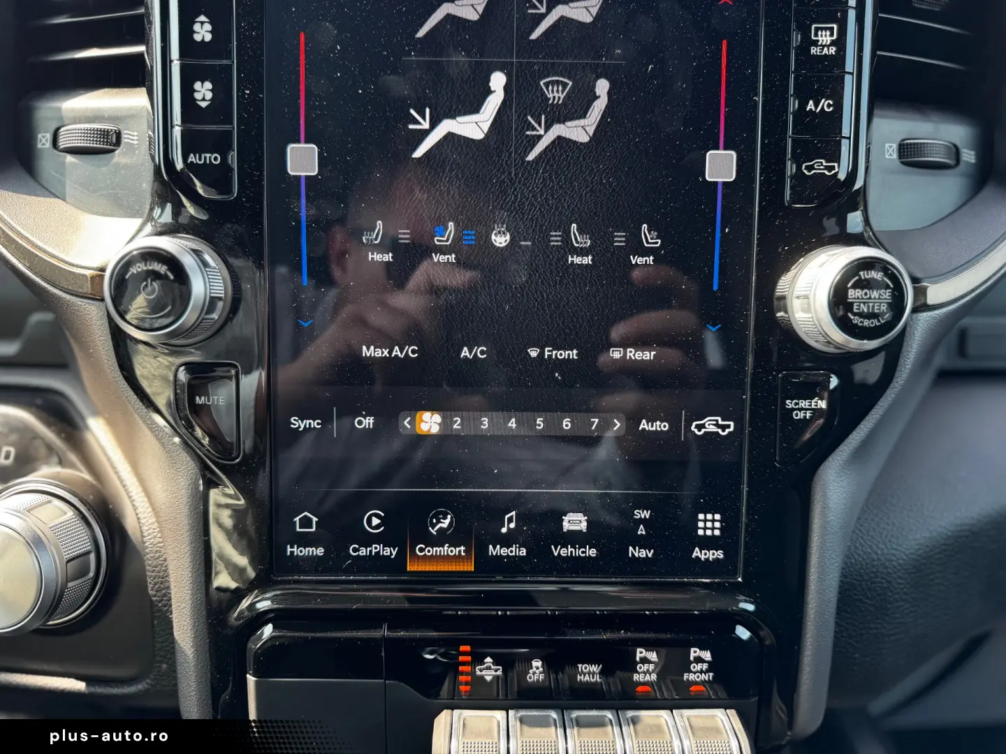 DODGE RAM 1500 SPORT    5.7 HEMI V8    PNEUMATIC