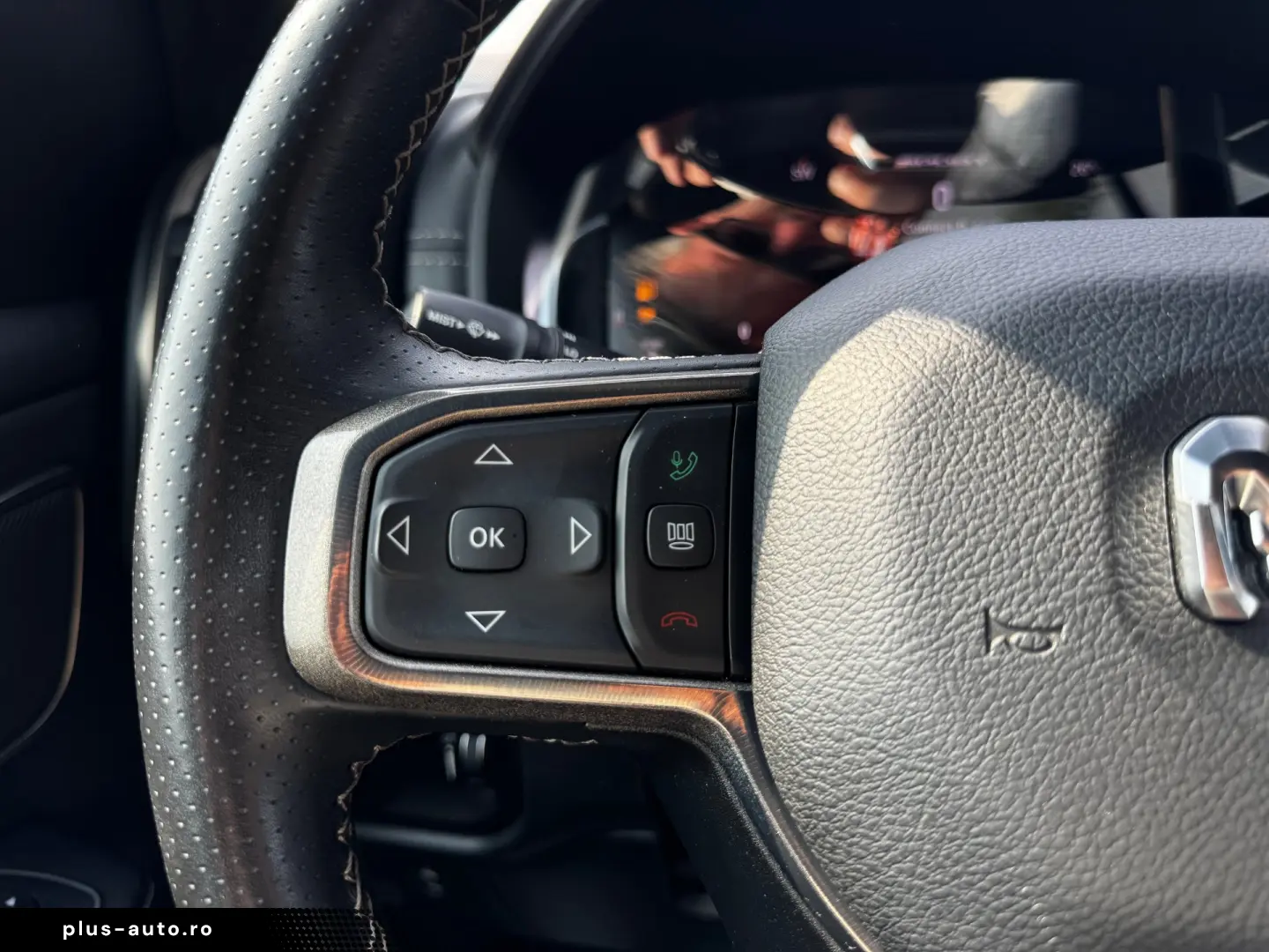DODGE RAM 1500 SPORT    5.7 HEMI V8    PNEUMATIC