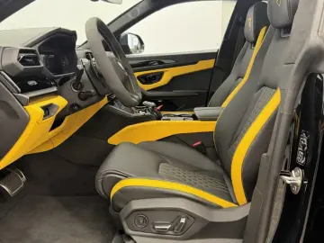 Lamborghini Urus SE  Nachtsicht Pano PerformanteTrim B&O