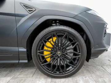 Lamborghini Urus SE  Nachtsicht Pano PerformanteTrim B&O