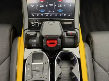 Lamborghini Urus SE  Nachtsicht Pano PerformanteTrim B&O