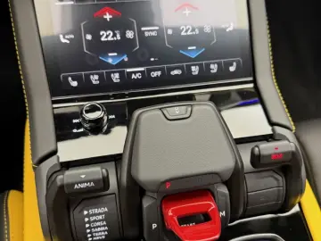 Lamborghini Urus SE  Nachtsicht Pano PerformanteTrim B&O