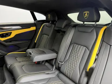 Lamborghini Urus SE  Nachtsicht Pano PerformanteTrim B&O