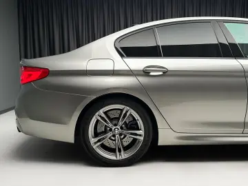 BMW M5 4 4 600 CP
